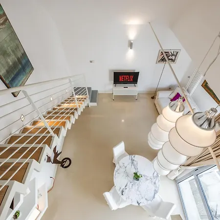 Ab - Via Dello Scalo 10 Falkland