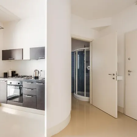 Ab - Via Dello Scalo 10 Falkland *