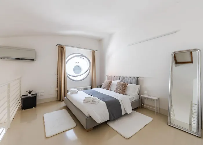 Ab - Via Dello Scalo 10 Falkland *