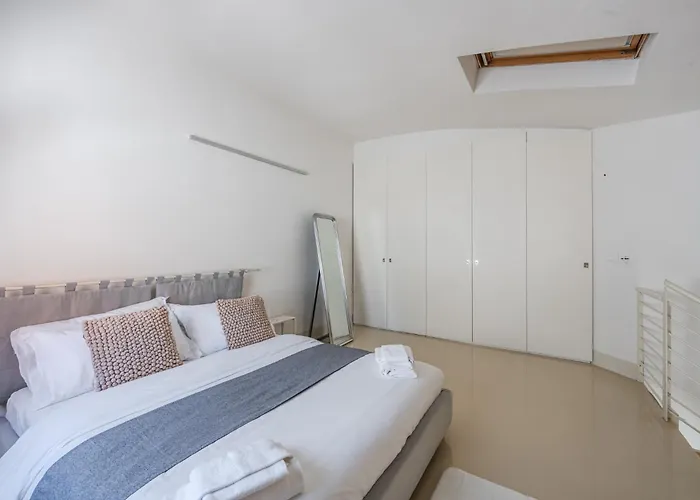 Ab - Via Dello Scalo 10 Falkland