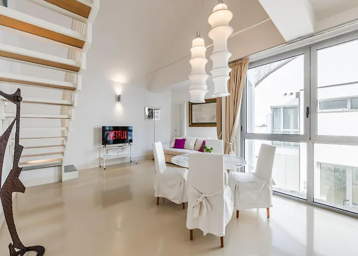 Ab - Via Dello Scalo 10 Falkland